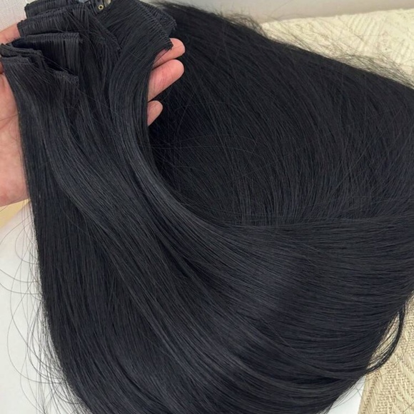Black Straight Hair Clip ins Hair extensions Set 24 in - Picture 2 of 7